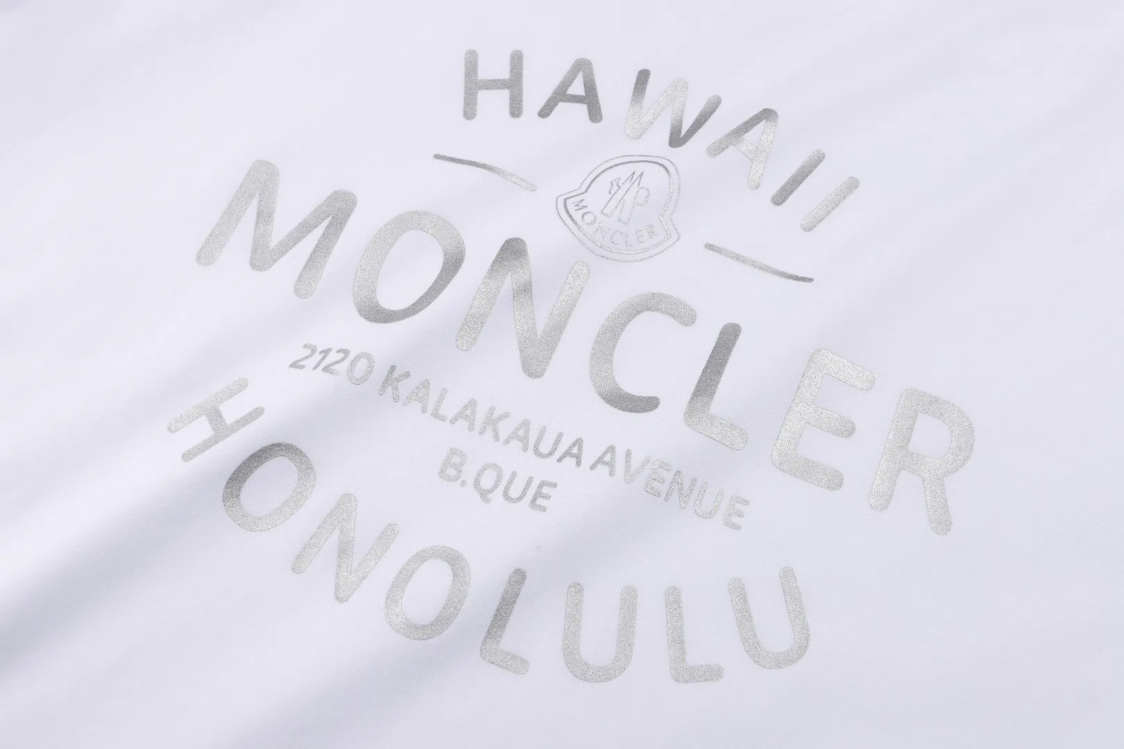 Moncler 26SS （White） 2,399 ， 32 200 100% ， 1*1 285 ， ，Breathable ， 。 ， ， ， 。 ， ； ， ， ， 。 ， ， ， 。 ， ， Same Style ， ， ， ， Same Style。 Size:S-M-L-XL